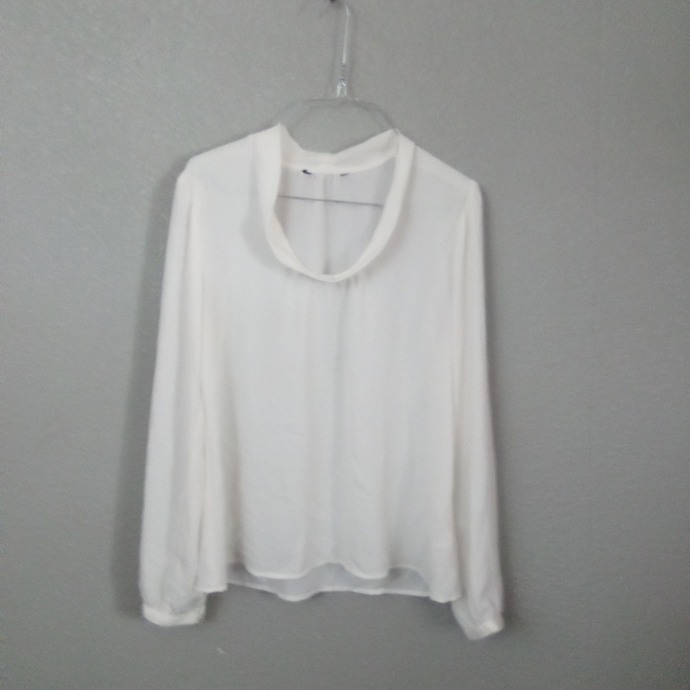 Elegant White Women's Top ( Bag I )